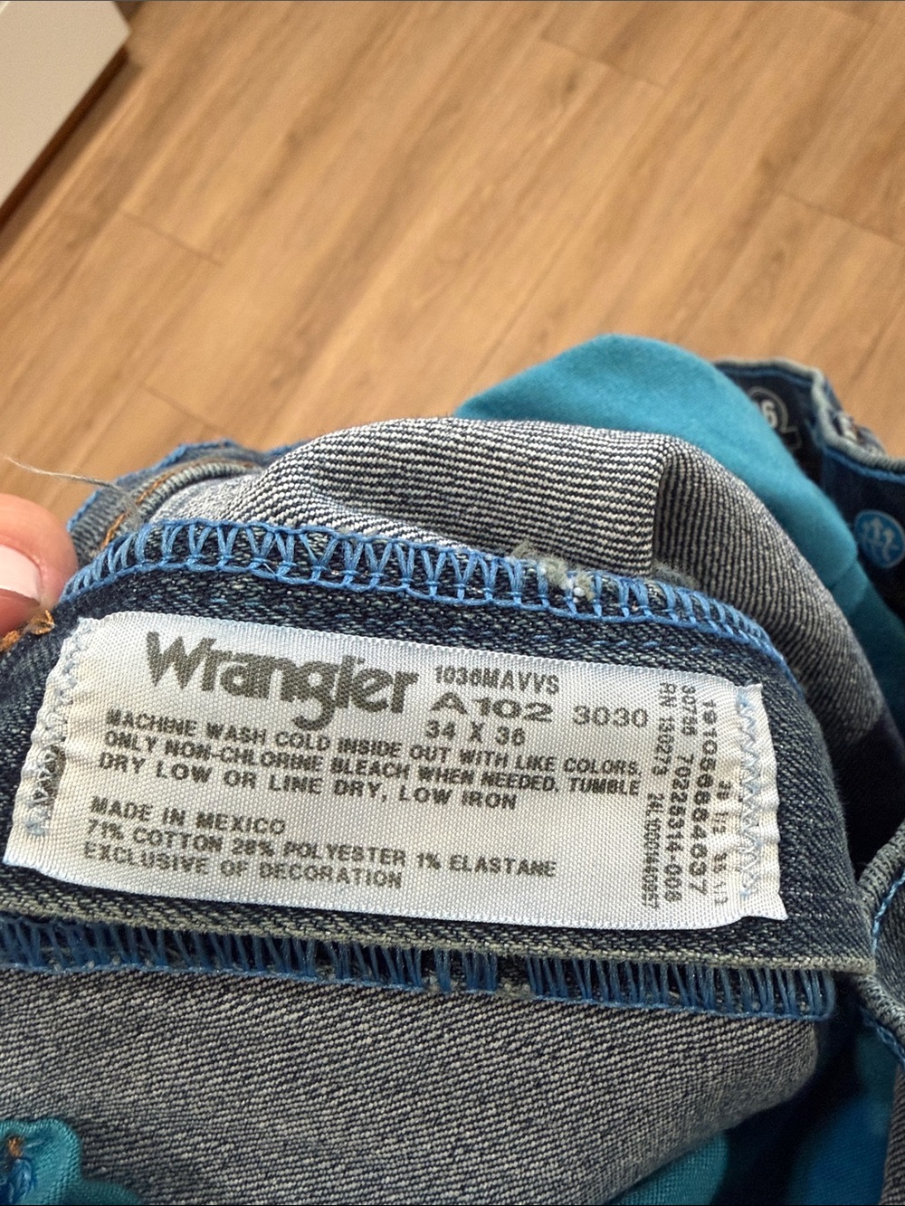 Wrangler Men’s Dark Blue Bootcut Jeans - Picture 2 of 3